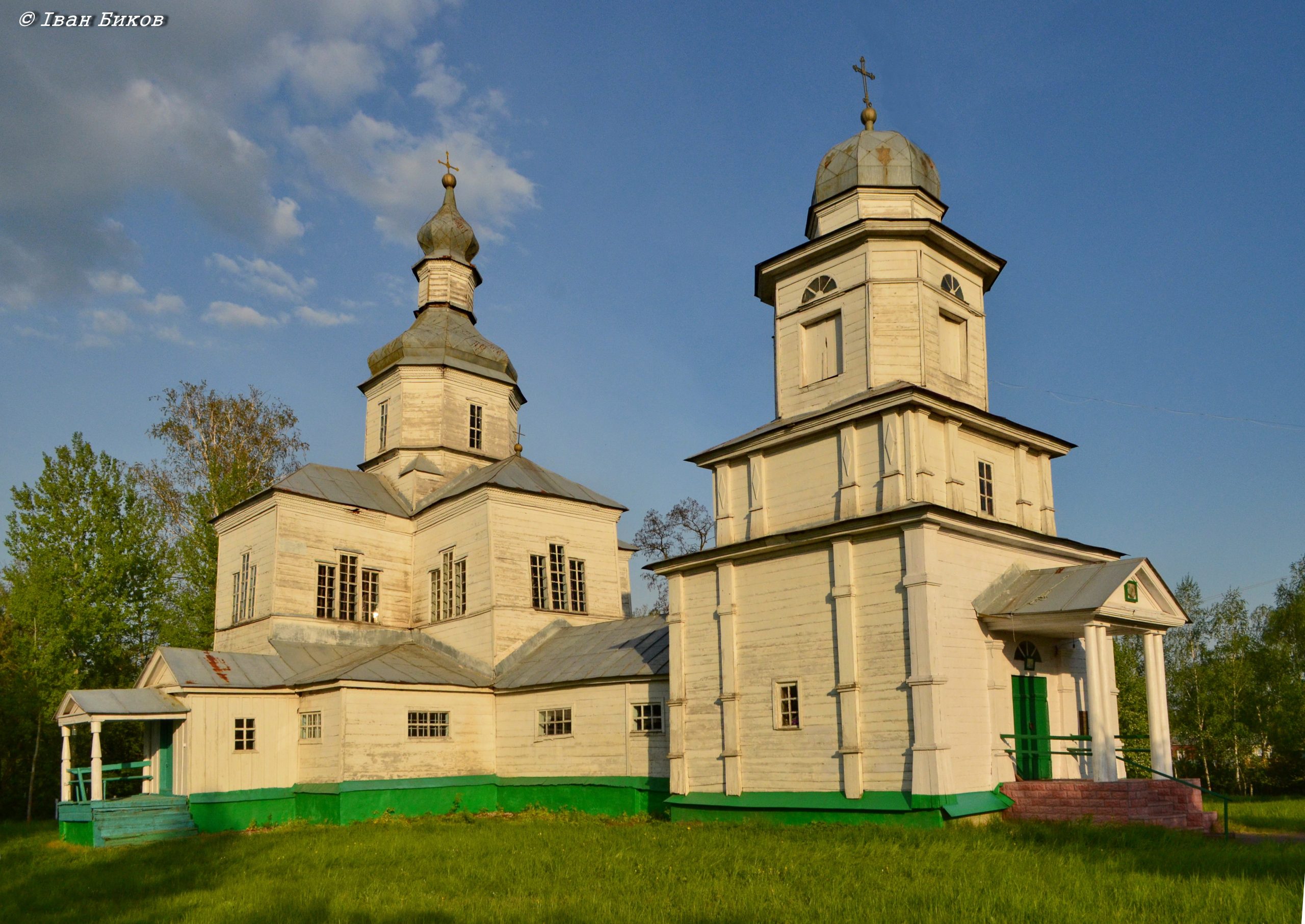 Wooden cossack baroque church in Voloskivtsi (1765)