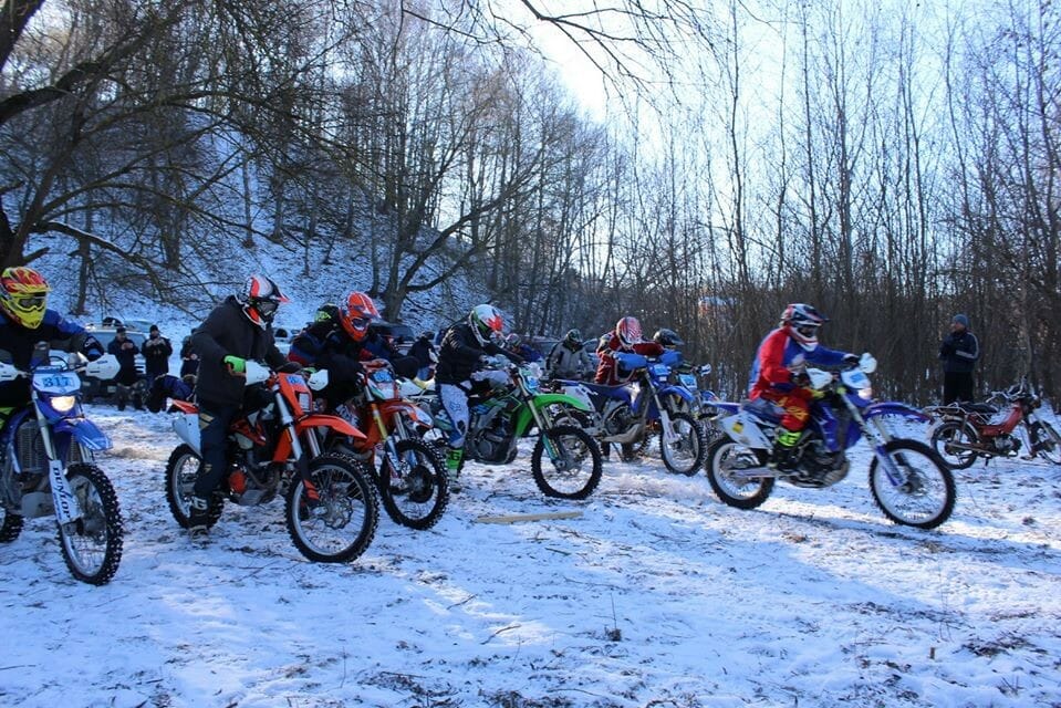 Winter motorcycling competitions. 