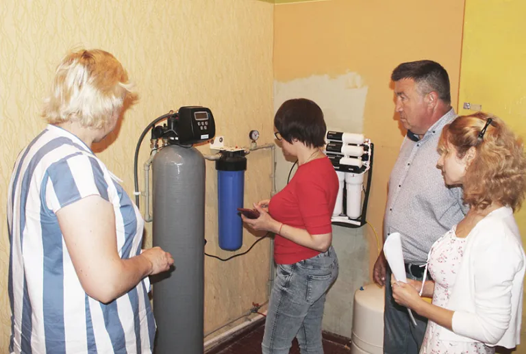 The important project Clean Water - Healthy Children is being successfully implemented in the Varva community: powerful drinking water filters are being installed in the community's educational institutions thanks to the financial support of the Embassy of Slovakia.