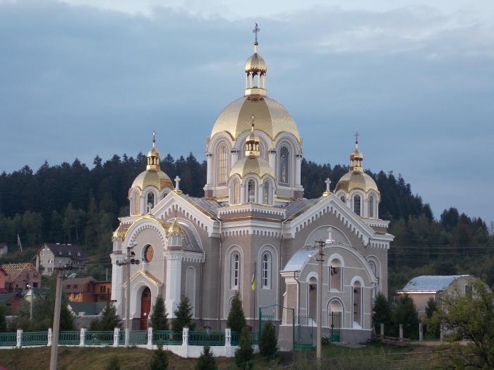 Church of the Apostles Peter and Paul (1901), Skhidnytsia 