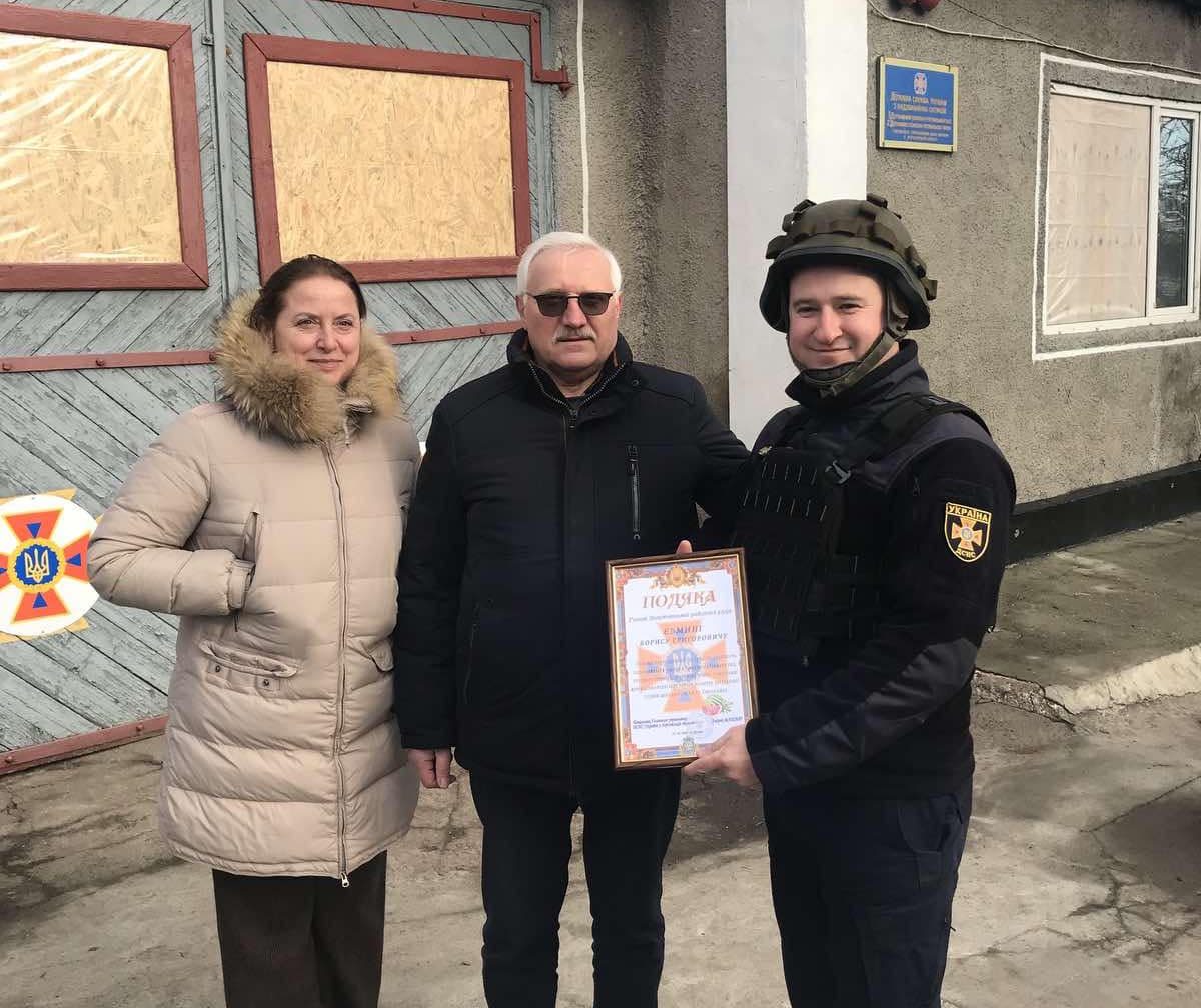 Community Head Svitlana Orel and Head of the Zolotonosha District Council Borys Yevmyna with a Humanitarian Mission in the Kherson Region. December 2022