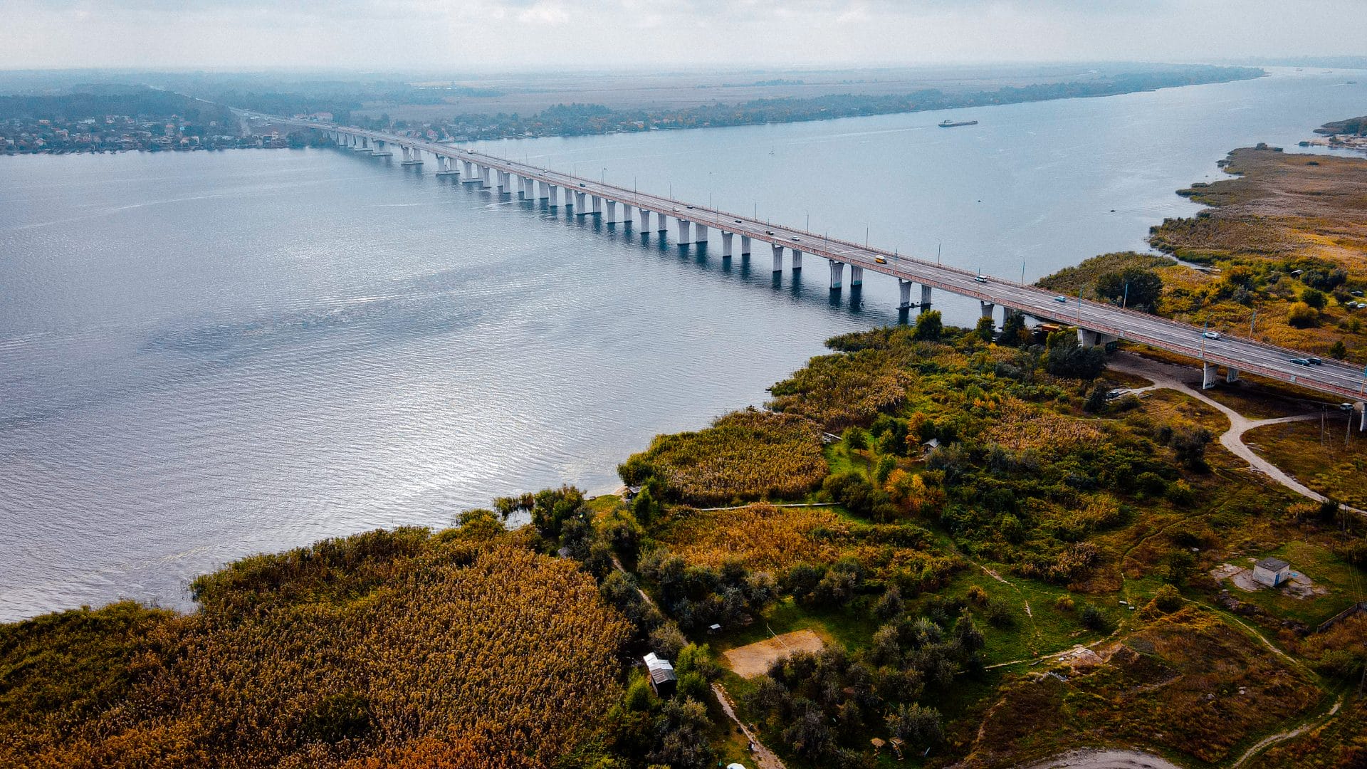 Antoniv bridge over the Dnipro River before and after the retreat of the occupiers from Kherson