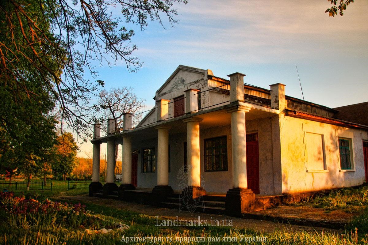 Kolosovskyi manor in the village of Vinozh