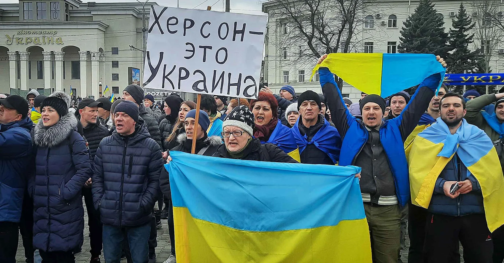 Peaceful pro-Ukrainian rally in the center of Kherson