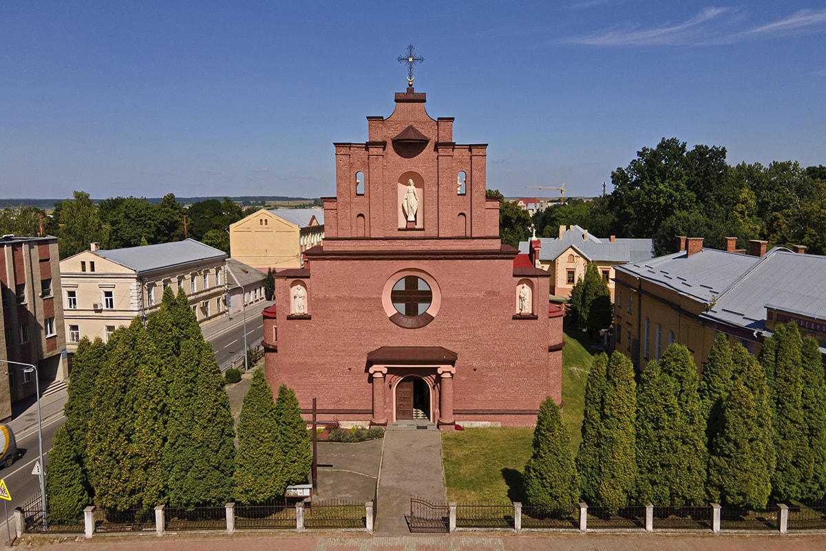 The Church of the Exaltation of the Holy Cross (masonry) was founded in 1372, photo