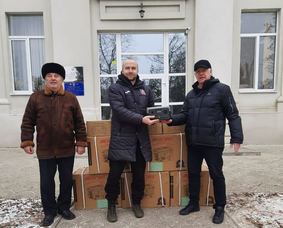 Transfer of generators and charging stations by the Kharkiv Suburbs Development Centre team thanks to the IREX Ukrainian Rapid Response Fund with the support of the US State Department 