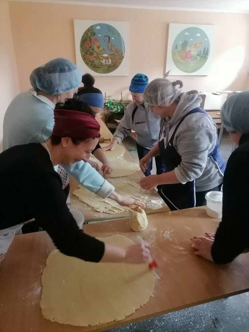 Residents of the Community cook meals for the Armed Forces of Ukraine and provide humanitarian aid
