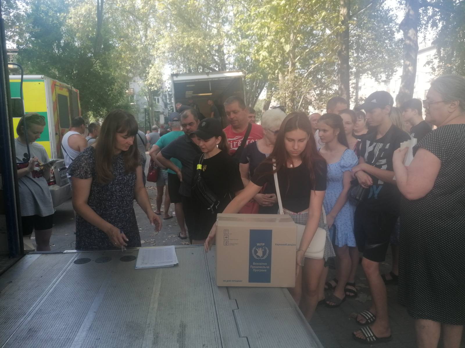 Giving away humanitarian aid in Zaporizhia