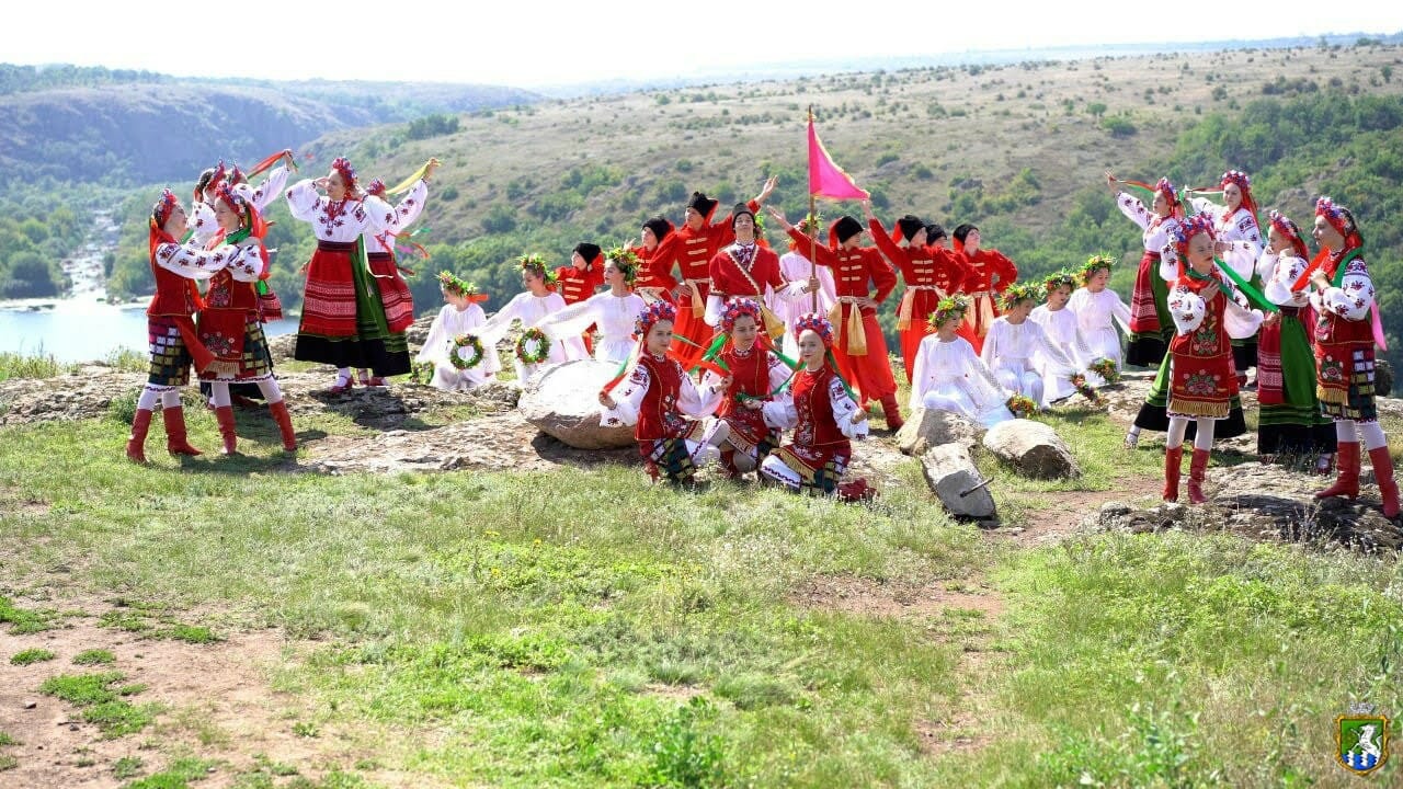 Exemplary folk dance ensemble “Flowers of Ukraine” 
