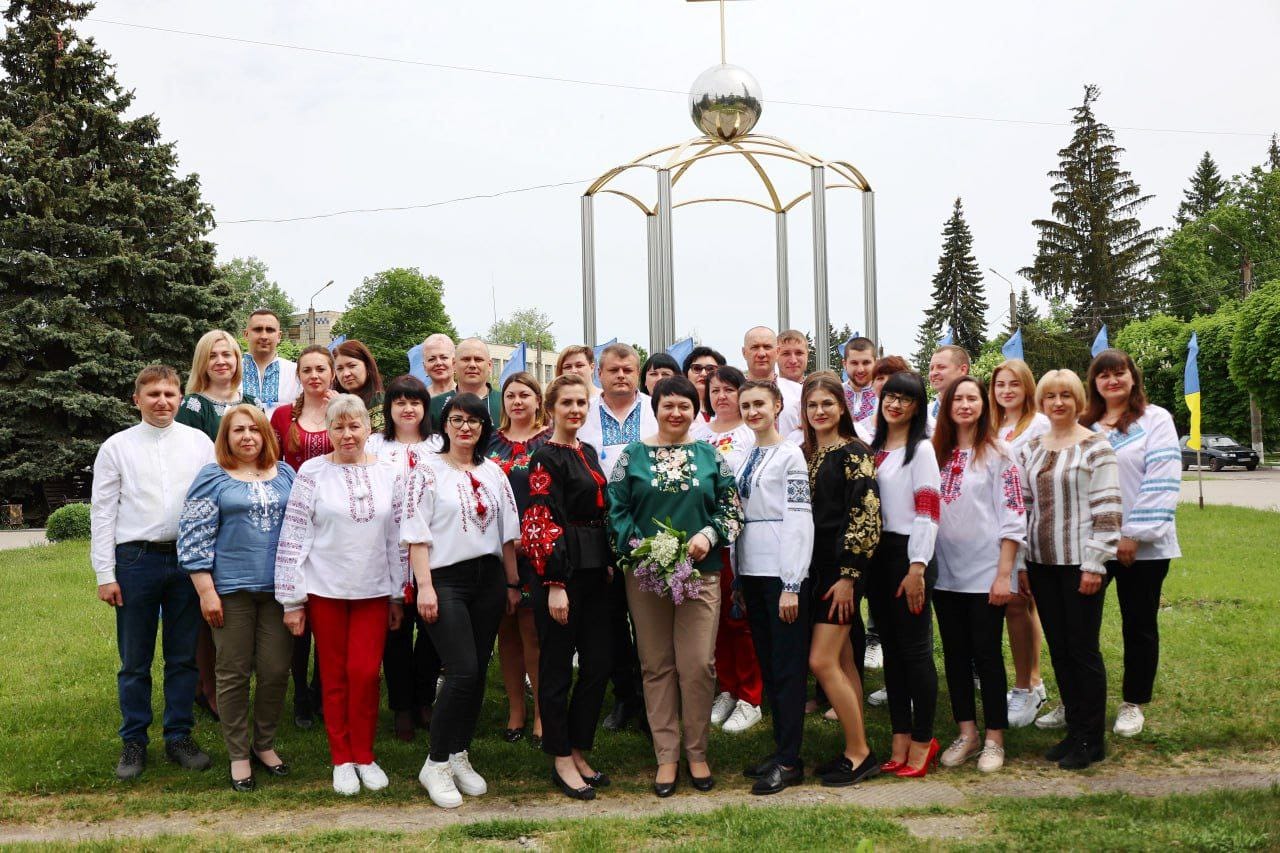 Liudmyla Biryukova (in the center) with colleagues