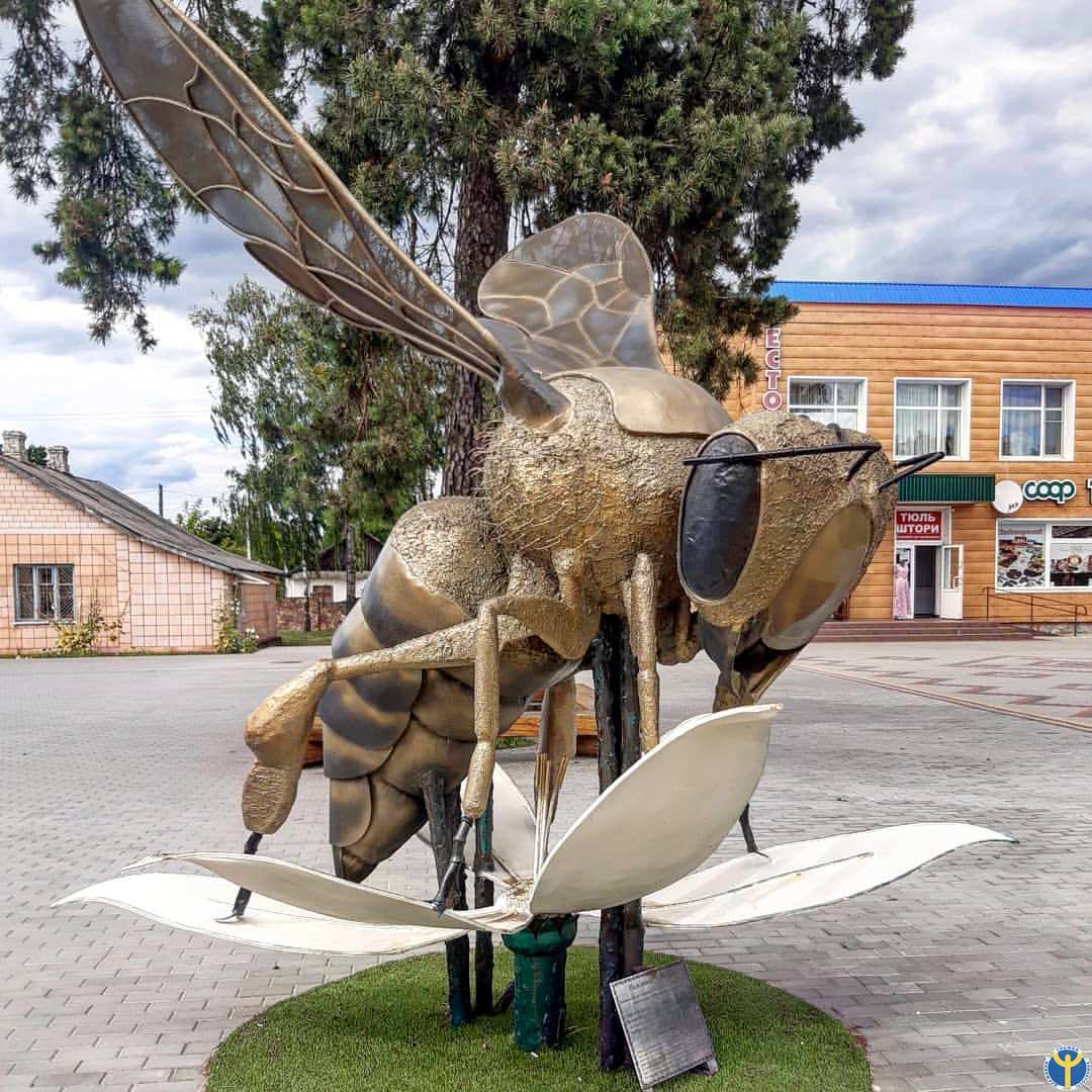 a bee monument in the village of Manevychi 