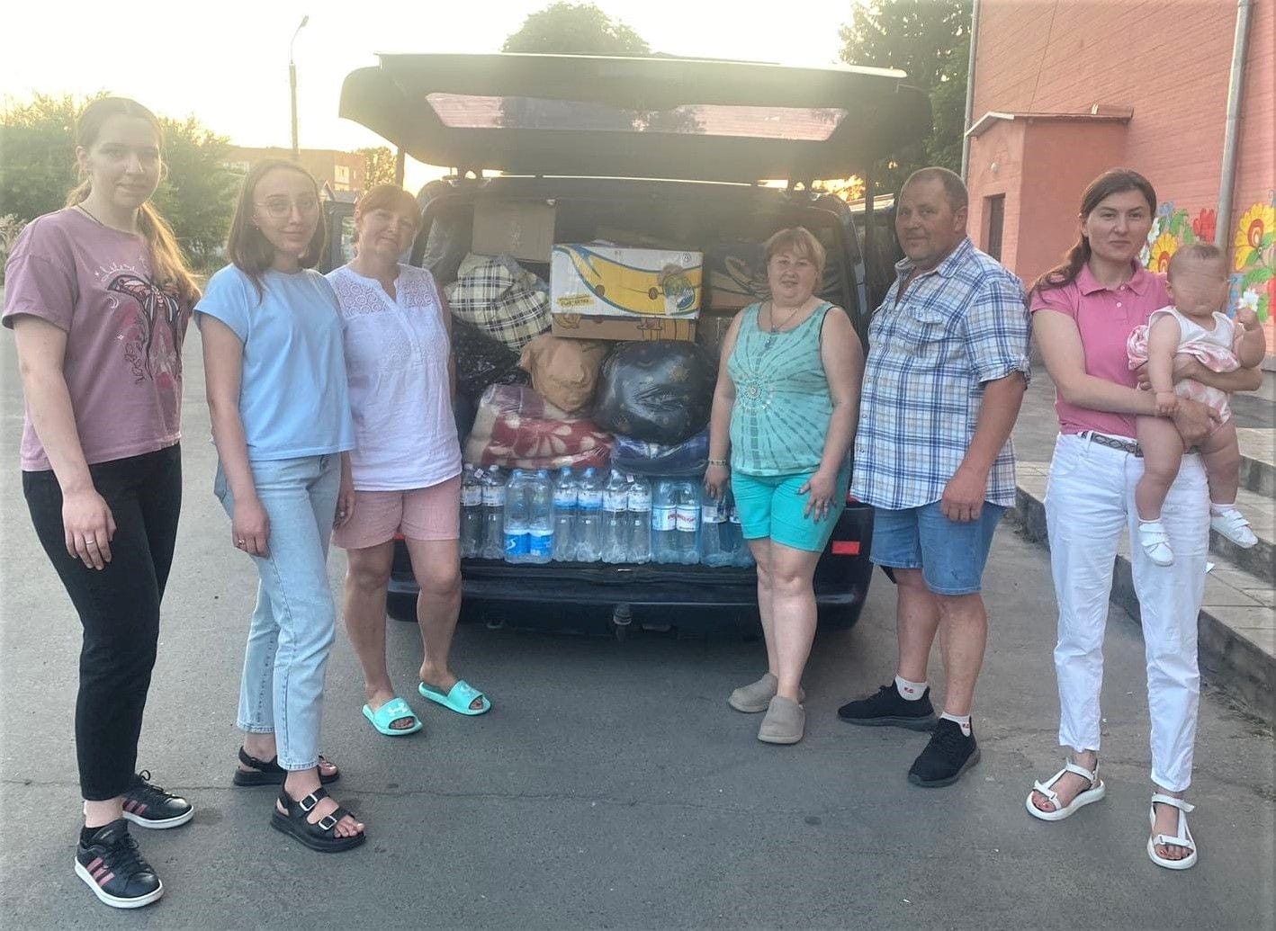 A car with the aid for residents of the Kherson region, which the townspeople collected in four hours