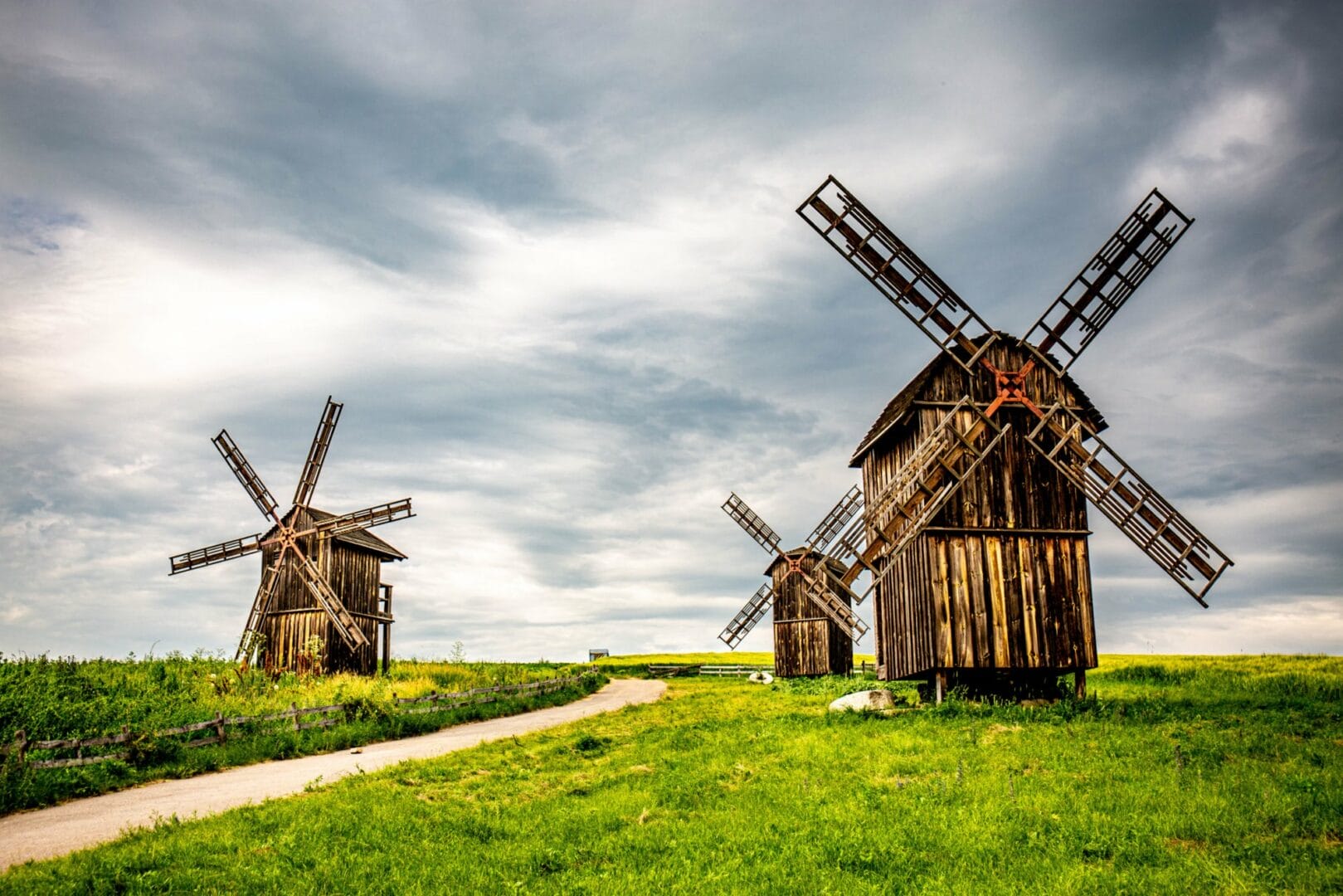 The windmills in Vodianyky are very similar to the old windmills built in the Dutch village of Kinderdijk 