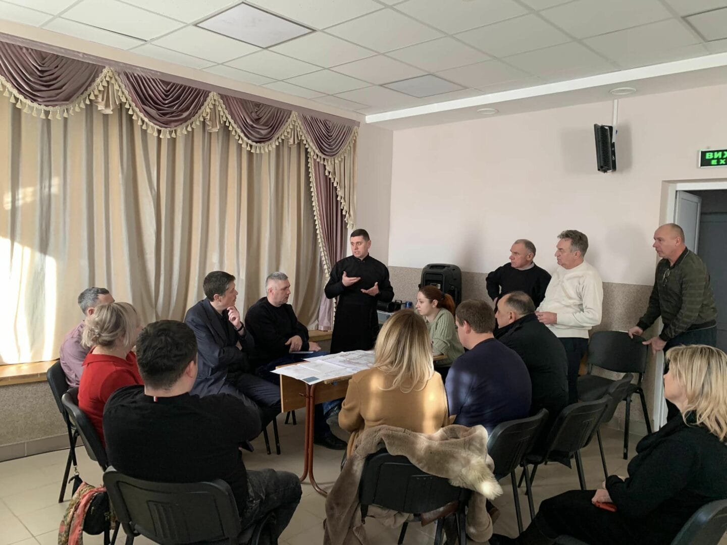 Oleh Serniak’s meeting with the public regarding the development of the territory (garden and village stadium) in the village of Navariya
