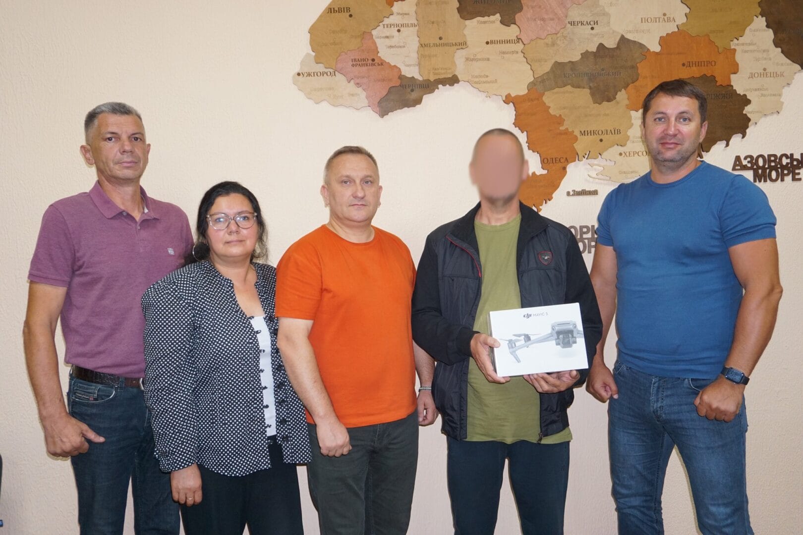 Employees of the town council purchased the necessary equipment for the Armed Forces and handed it over to the military