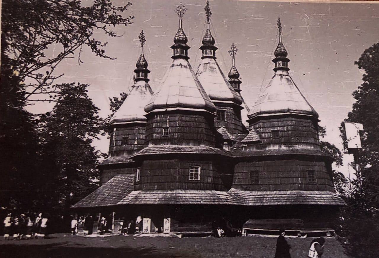 The Church of the Nativity of the Holy Mother of God, a wooden church in the village of Nyzhniy Verbizh, 1927/source: Ivan Ludchak’s Facebook page