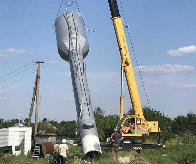 Installation of a water tower