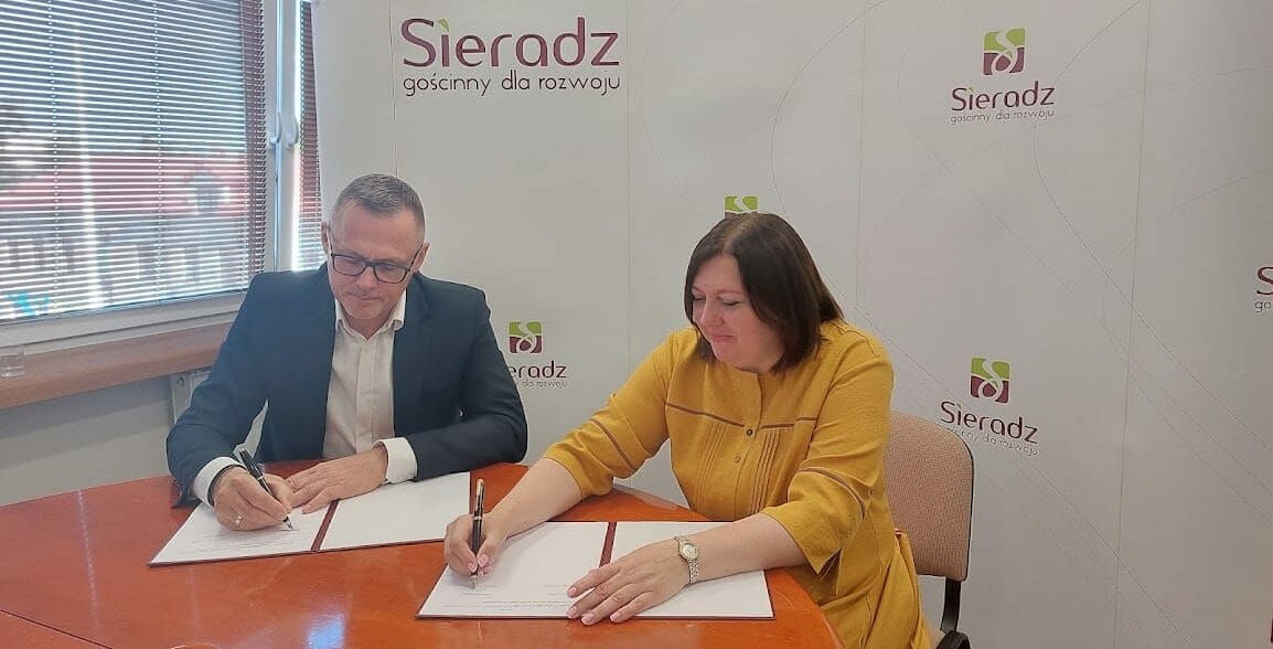 Signing of a multidisciplinary partnership agreement between the Polish town of Seradz and the Koziatyn community
