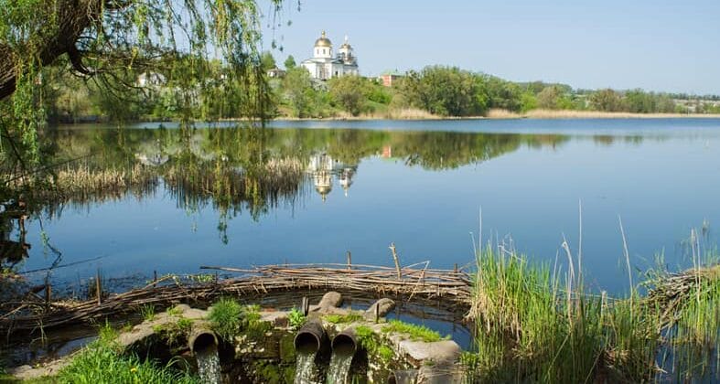 View of the Hyivsky Pond and the St. Nicholas Church
