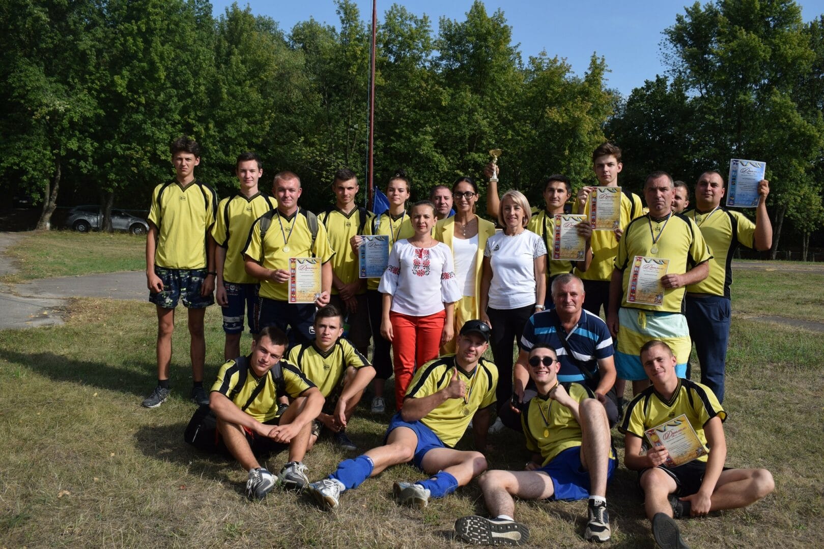 The first Spartakiad was held in the village of Anysiv (in the photo, the team from the village of Ivanivka)