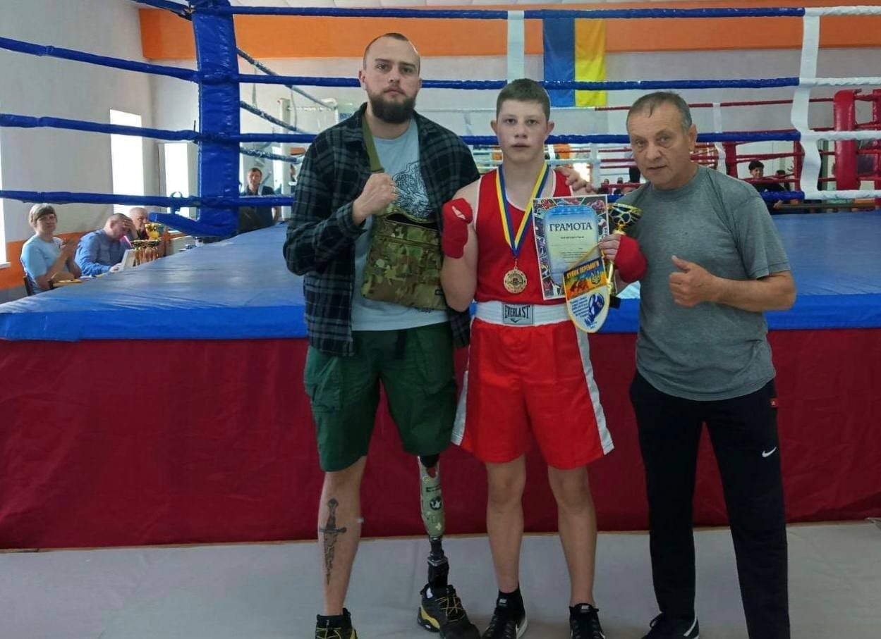 Berezan resident boxer. First prize in the Victory Cup tournament. Oleh Khvostenko (in the centre) 