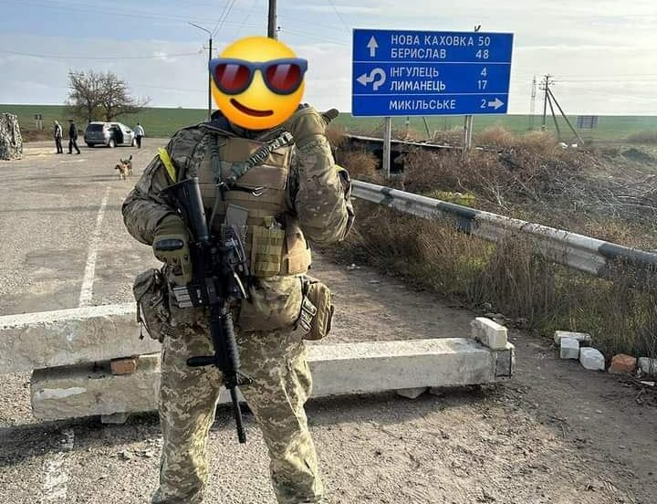 The Ukrainian military hit the Dariivka Bridge across the Inhulets River