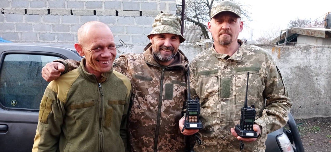 Soldiers from the Novyi Yarychiv Community with charitable aid in the form of walkie-talkies