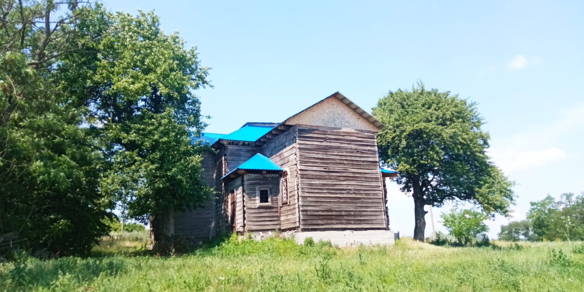 A wooden church in the village of Olianyne