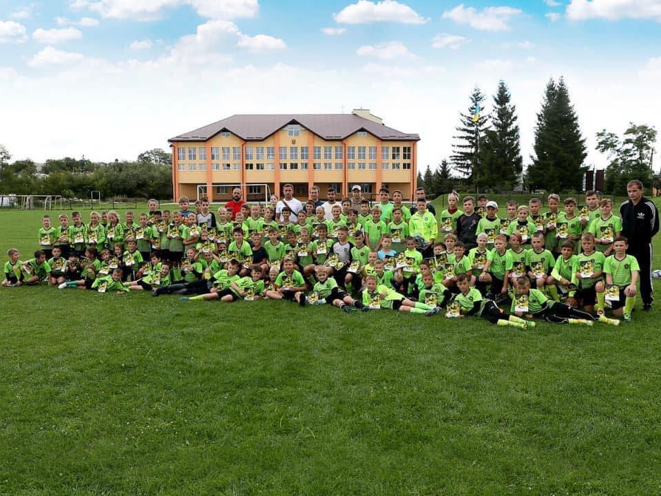 Pupils of the Children’s and Youth Sports School of the Murovane Community after a competition