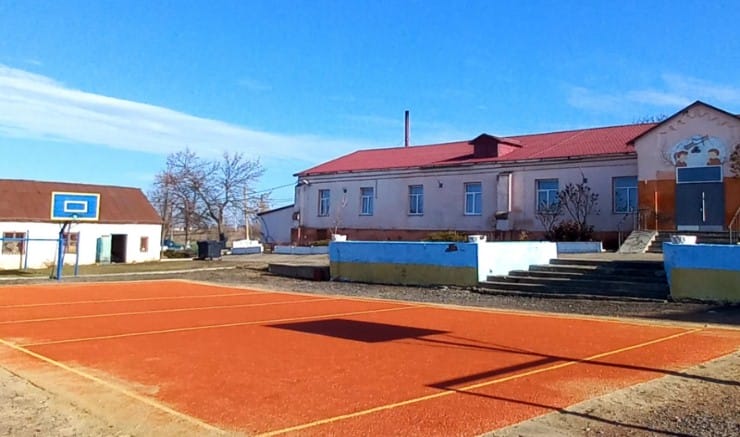 Korsuntsi Grammar School with the project “Lounge Zone – Communication Courtyard” under the DECIDE project 