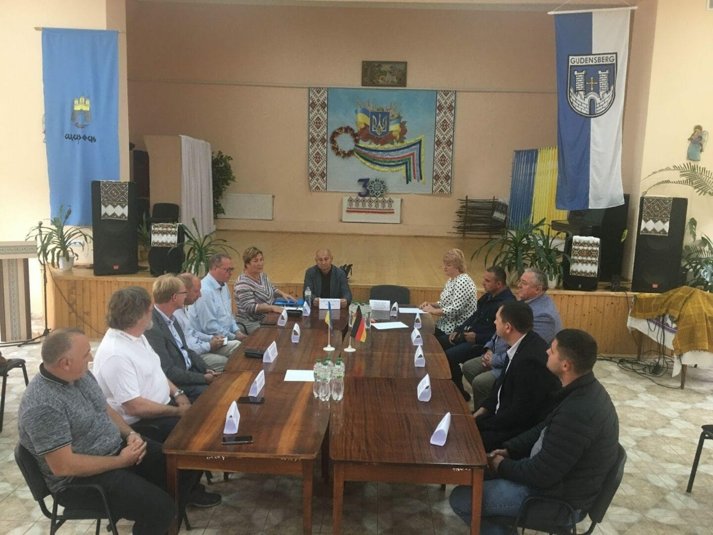 Oleh Vasylyshyn at a working meeting with specialists regarding the construction of a sewage collector in the streets of Shchyrets (Ukrainian-German NAKOPA project)
