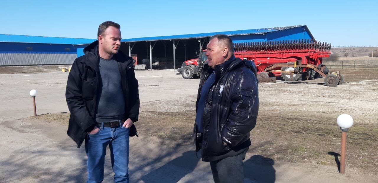 Head of the enterprise “Agro “KMR” Clement Coussant and the village head of the Troitske Village Council in the territory of the farm yard