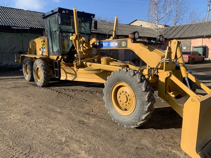 The SEM 917 motor grader is one of the units of special equipment purchased for Sokyriany Blahoustrii with the involvement of funds from state and credit programs