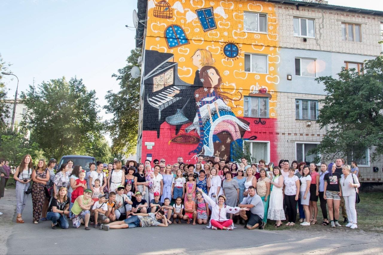 Opening of the “Natkhnennia” (Eng.: “Inspiration”) mural in Novopskov, photo by Maryna Bohun