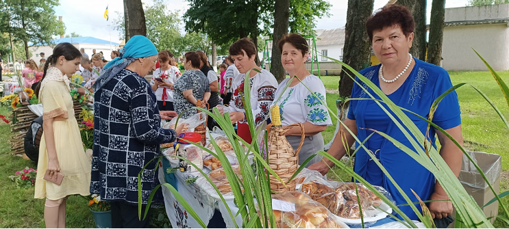 Charity fair on the occasion of the anniversary of the community