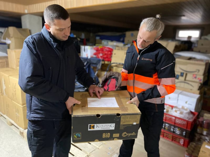 Policemen from Bukovyna together with volunteers of the Kolping’s Case in Ukraine took a batch of humanitarian aid to Kherson