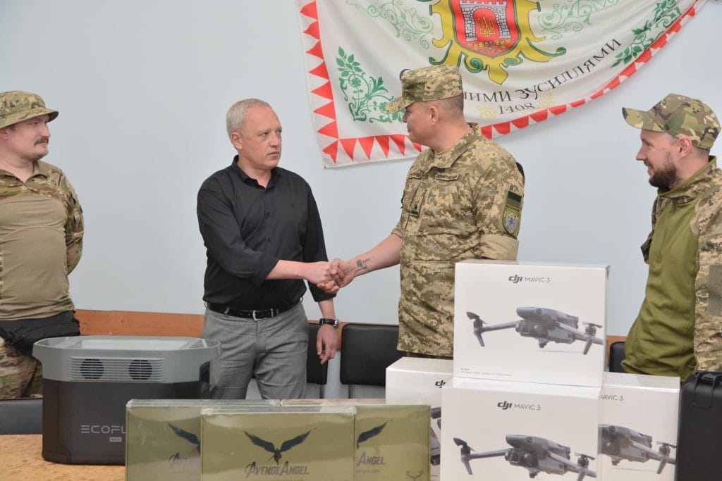 Handover of military equipment by Roman Klichuk 