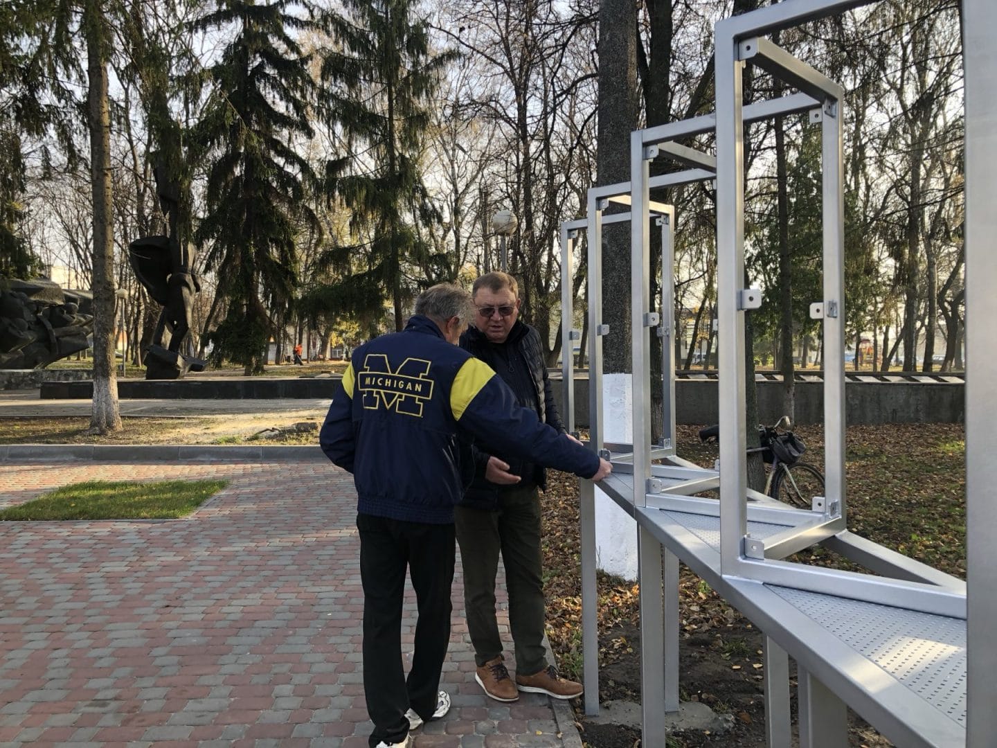 Installation of the Alley of Memory of Fallen Heroes under the personal control of the mayor 