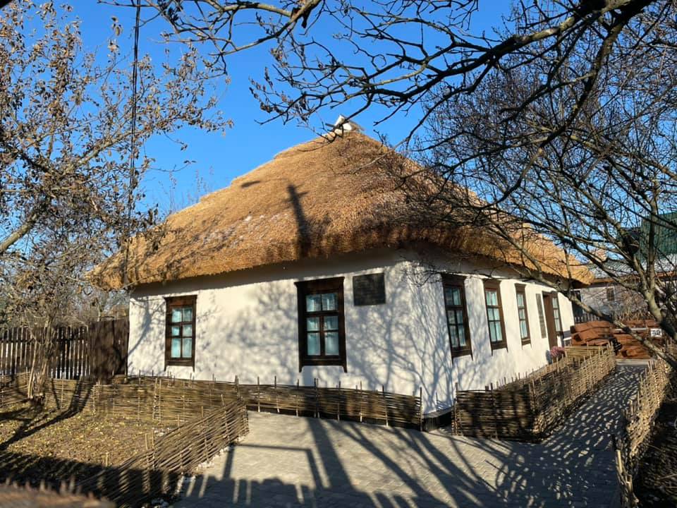 Literary memorial museum-manor of Andriy Malyshko