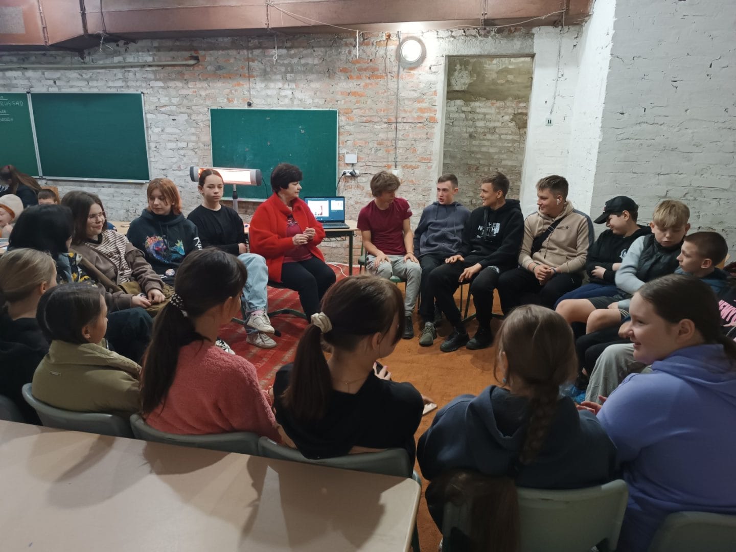 Psychologist classes with students of the 6th - 8th grades in the shelter of the “New Day” children’s space / Source: “New Day” children’s space