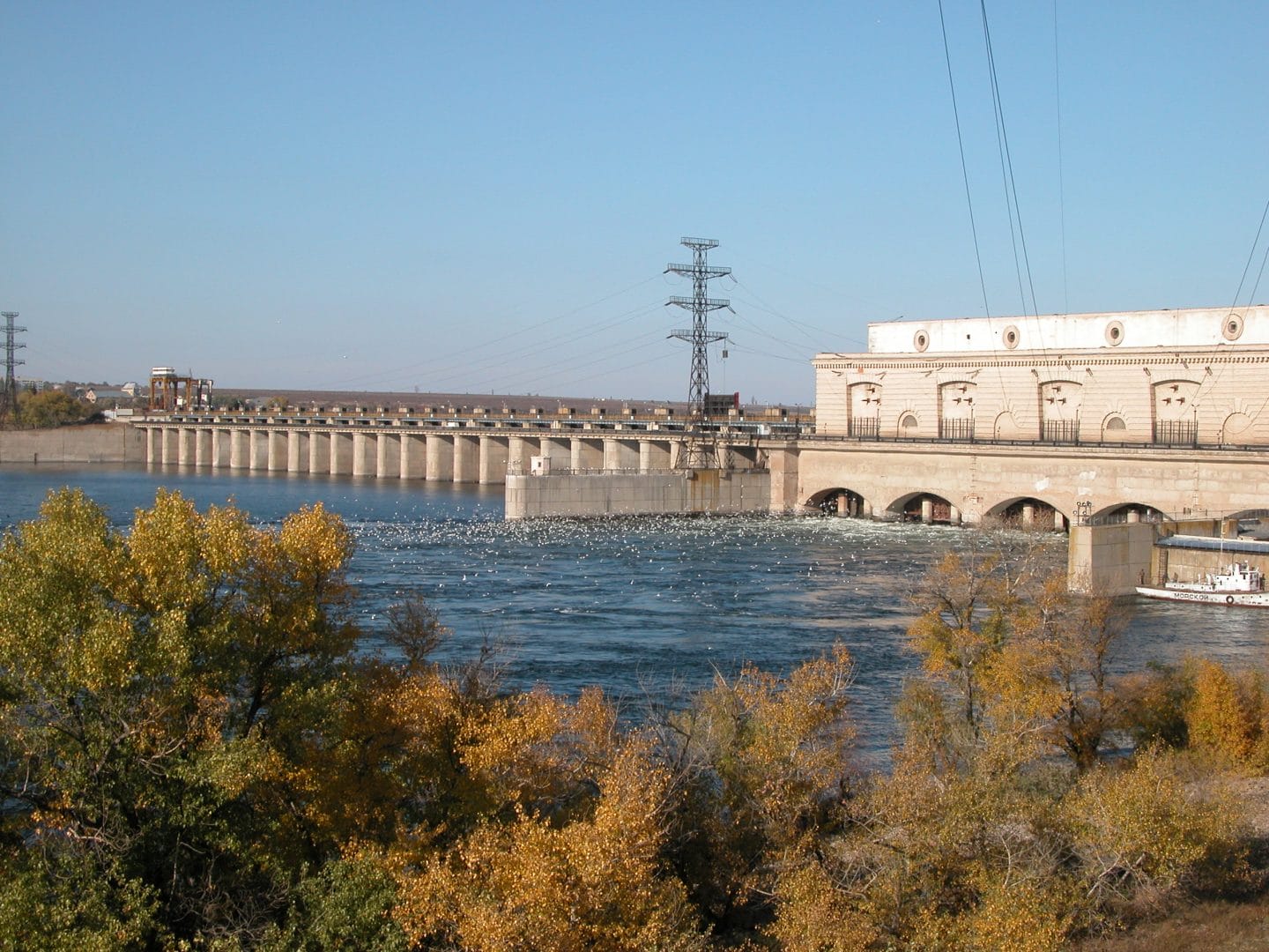 Neporozhniy Kakhovka HPP. Photo from open sources