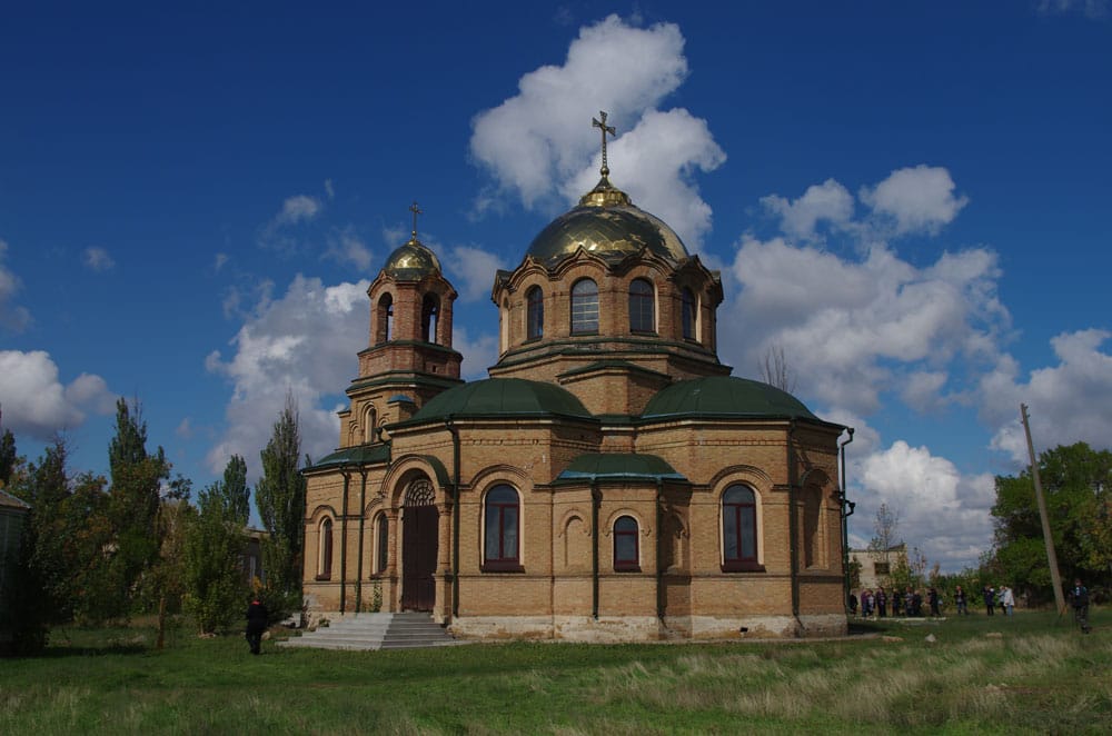 The Holy Trinity Church in the village of Divnynske.