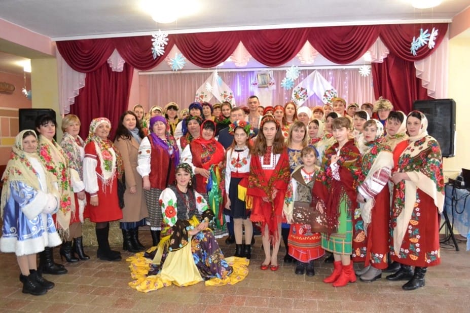 Participants of the festival “We go from house to house singing Christmas carols!”