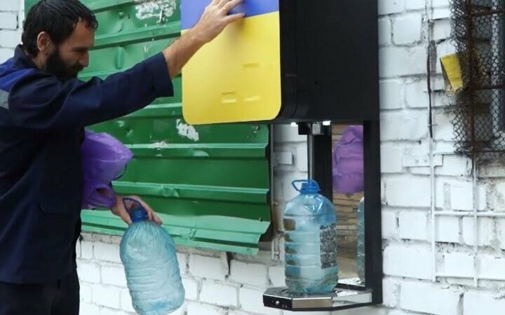 Drinking water dispensing point for residents of Mykolaiv