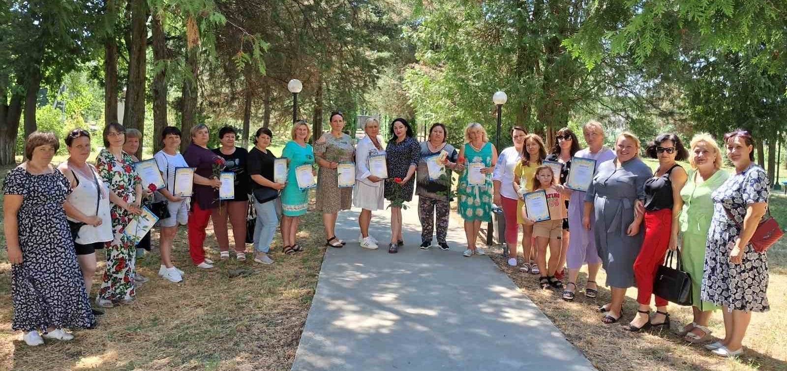 Librarians and employees of houses of culture of the Palanka community celebrating the Statehood Day of Ukraine