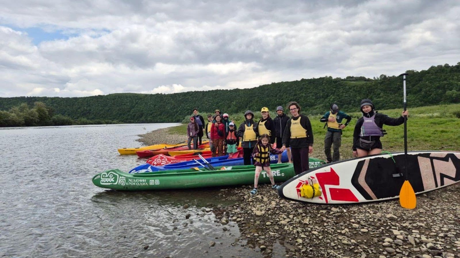  Rafting through the Dniester Canyon