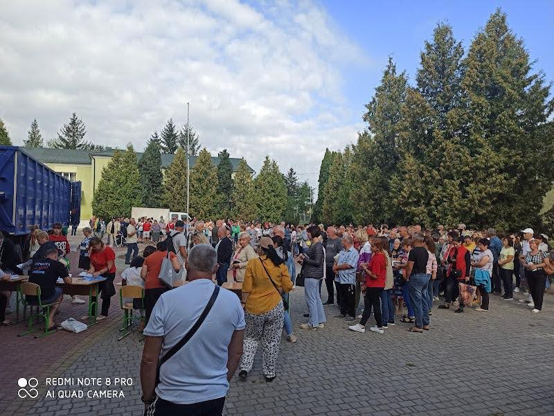 The charity organization “Care for the Elderly in Ukraine” delivered humanitarian aid to internally displaced persons living in the Horodenka community 