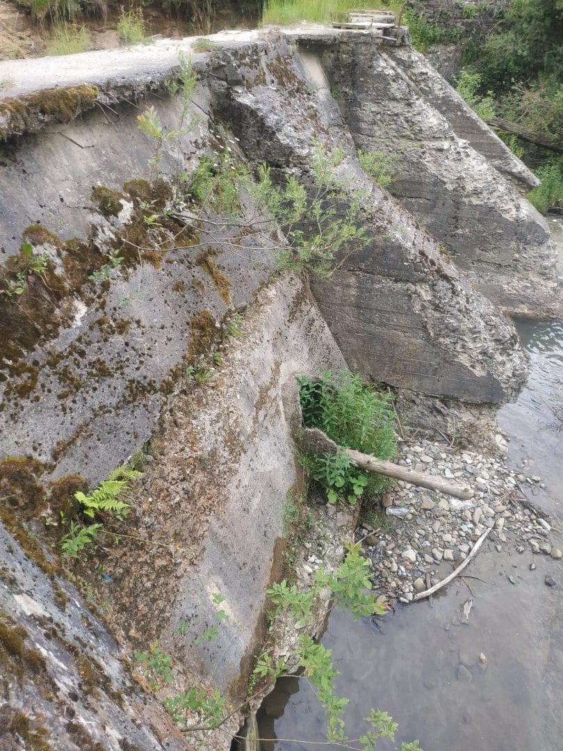 The dam on the Storonetskyi Potik, Putyla settlement