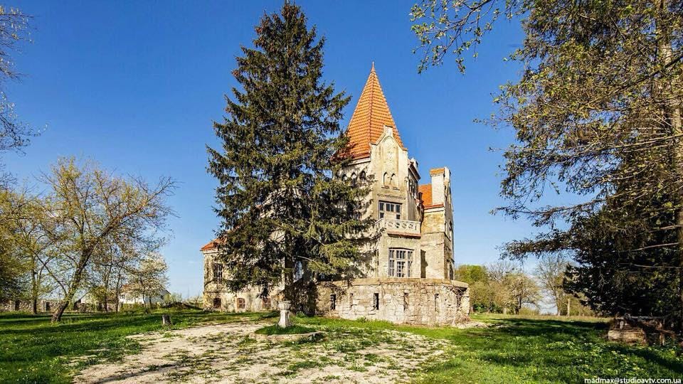 Thimelman Castle (villa), a neo-romantic palace of the early 20th century, built in the village of Lychkivtsi