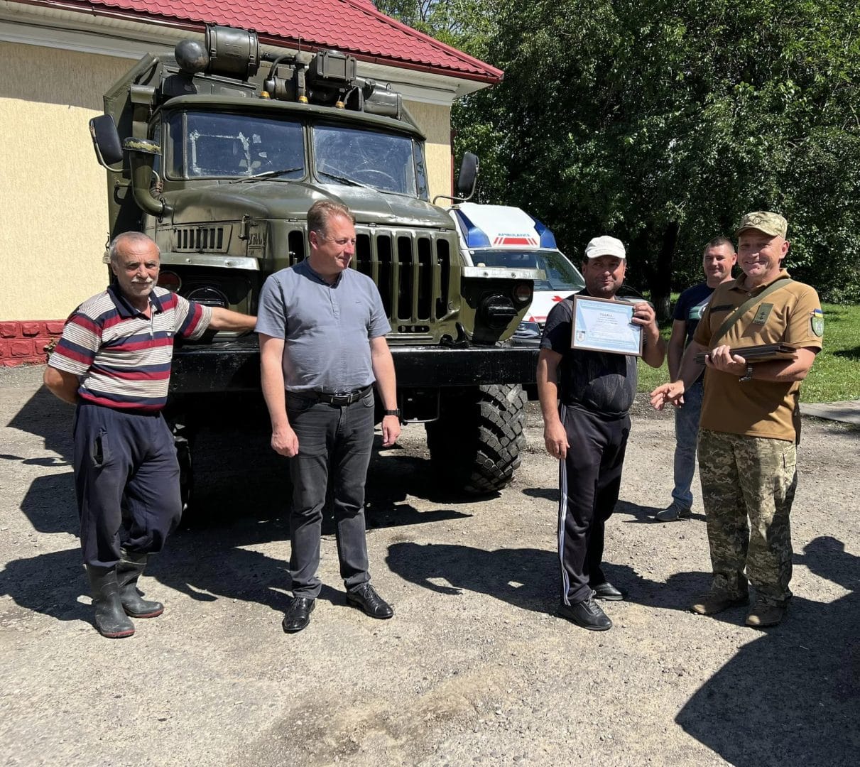 Thanks to military volunteers who repair vehicles performing combat tasks